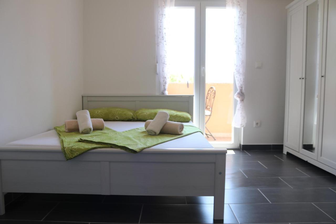 Apartment Matic Vrsi Eksteriør billede